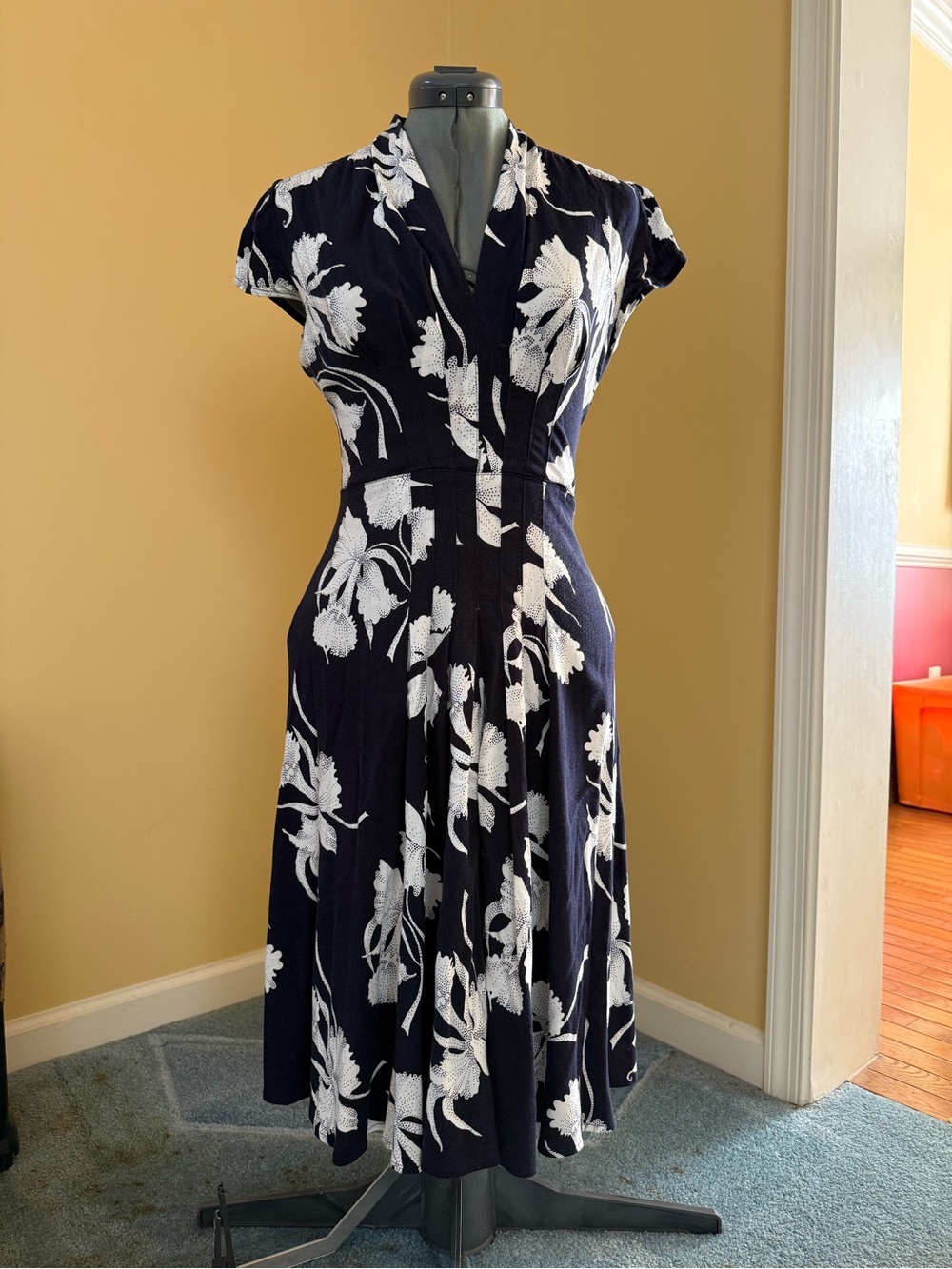 Size 6 Trashy Diva Deco Daffodils Jenny Dress